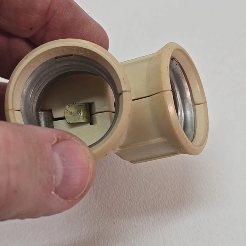 Lot Of 6  Screw-in Light Socket Adapters‎